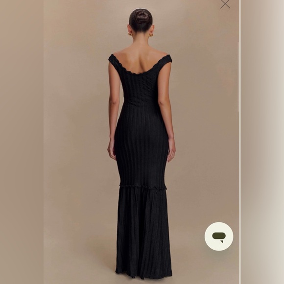 Meshki Natalie Off the Shoulder Maxi Dress - Picture 2 of 3